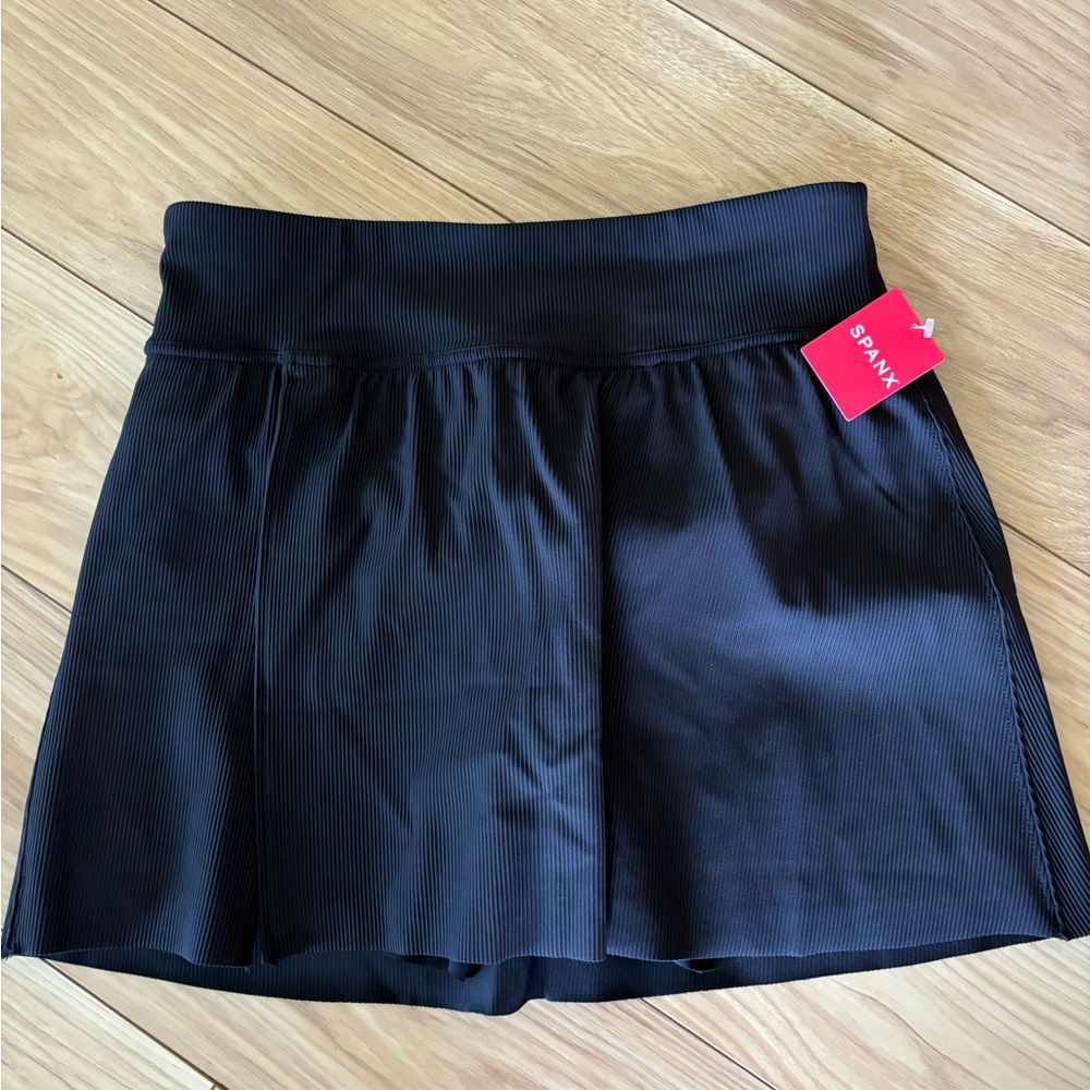 Spanx Women's Black Contour Rib Skort in XL